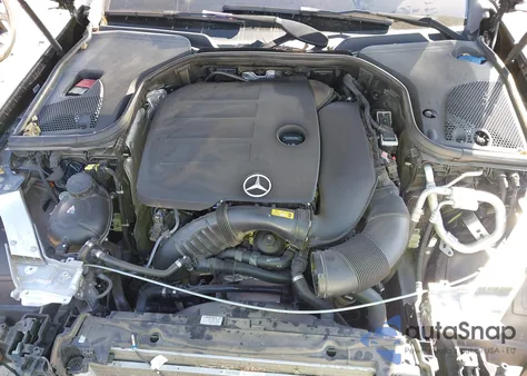 2021 Mercedes-Benz E 350 z USA, uszkodzony, nr VIN W1KZF8DB0MA931913